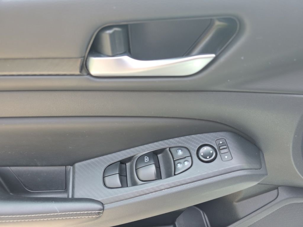 2025 Nissan Altima SV - Photo 19