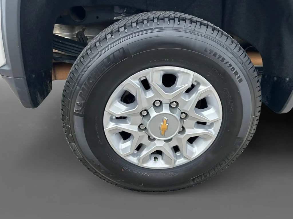 Used 2022 Silver Ice Metallic Chevrolet LTZ image 10