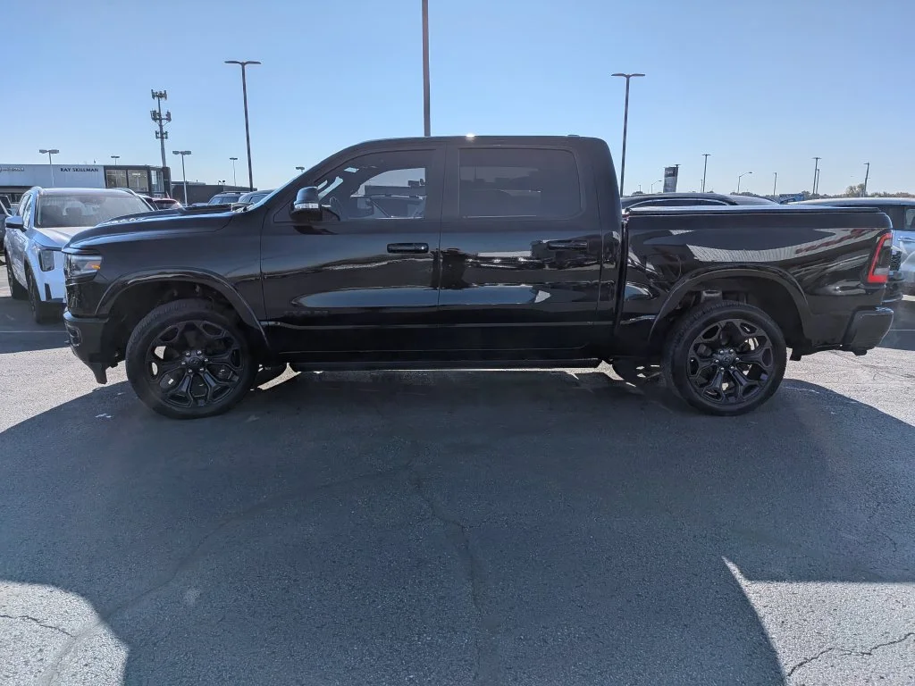 Used 2021 Diamond Black Ram Limited image 4