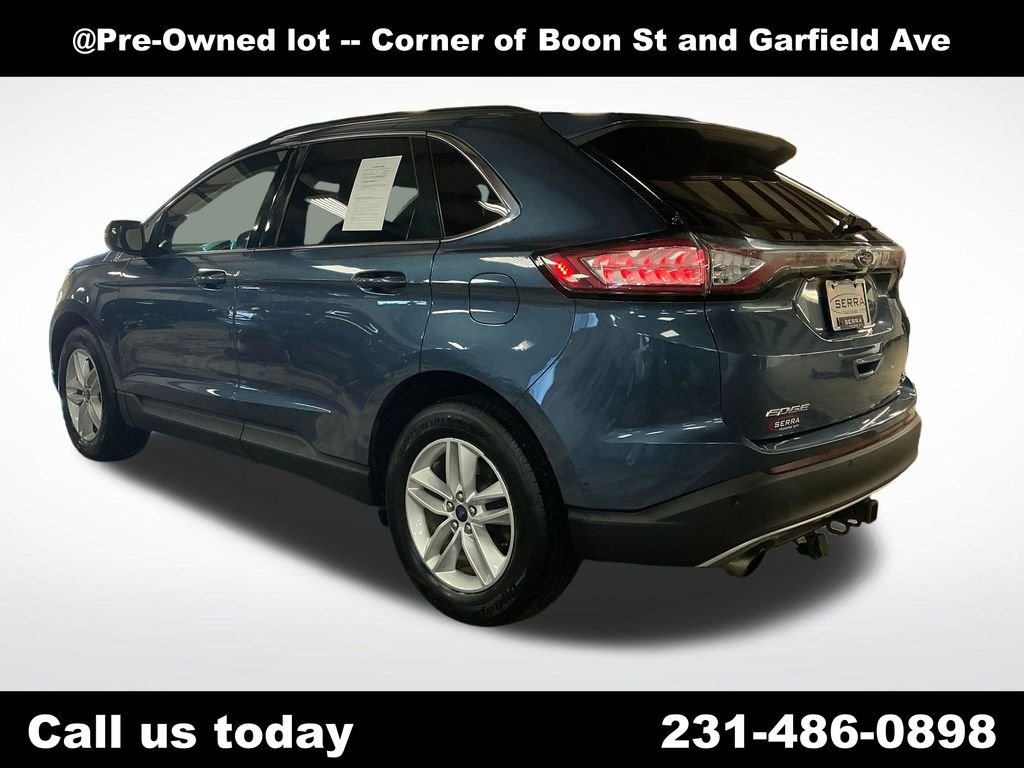 Used 2018 Blue Ford SEL image 3