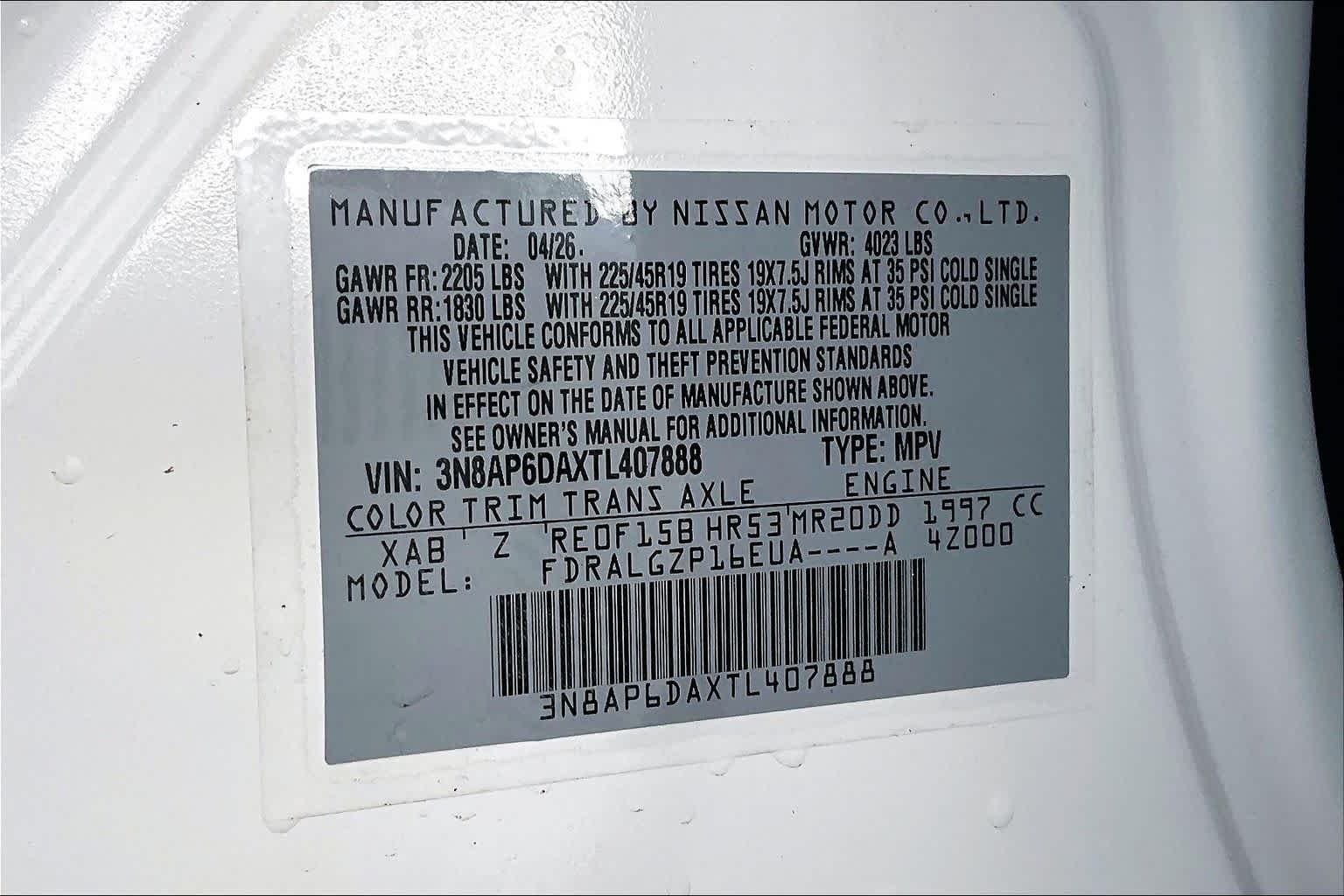 New 2026 Aspen White Tricoat/Super Black Nissan SR image 14
