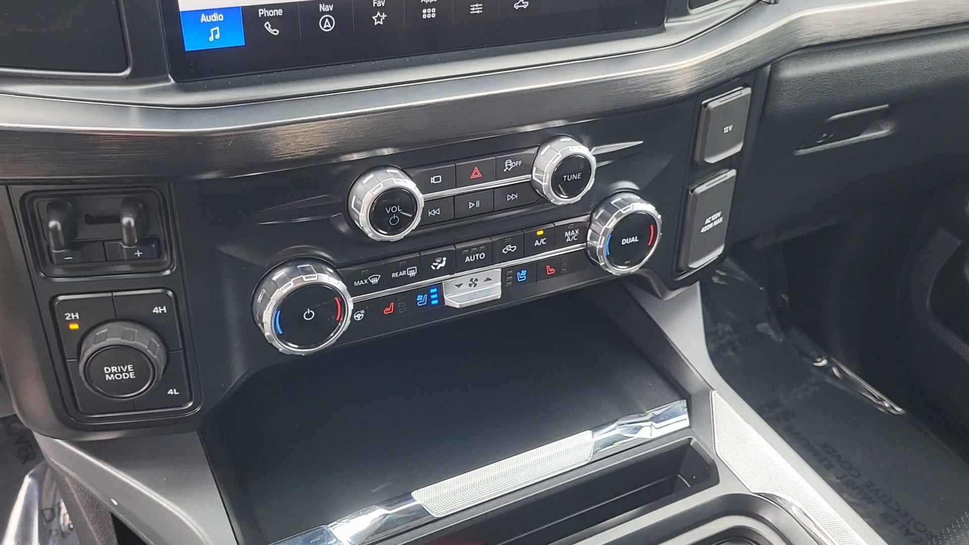 Certified Used 2025 Gray Metallic Ford LARIAT image 15