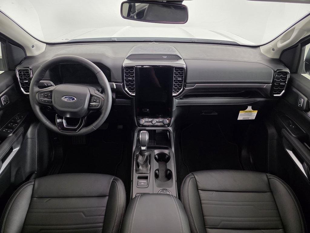 Used 2025 Oxford White Ford LARIAT image 23