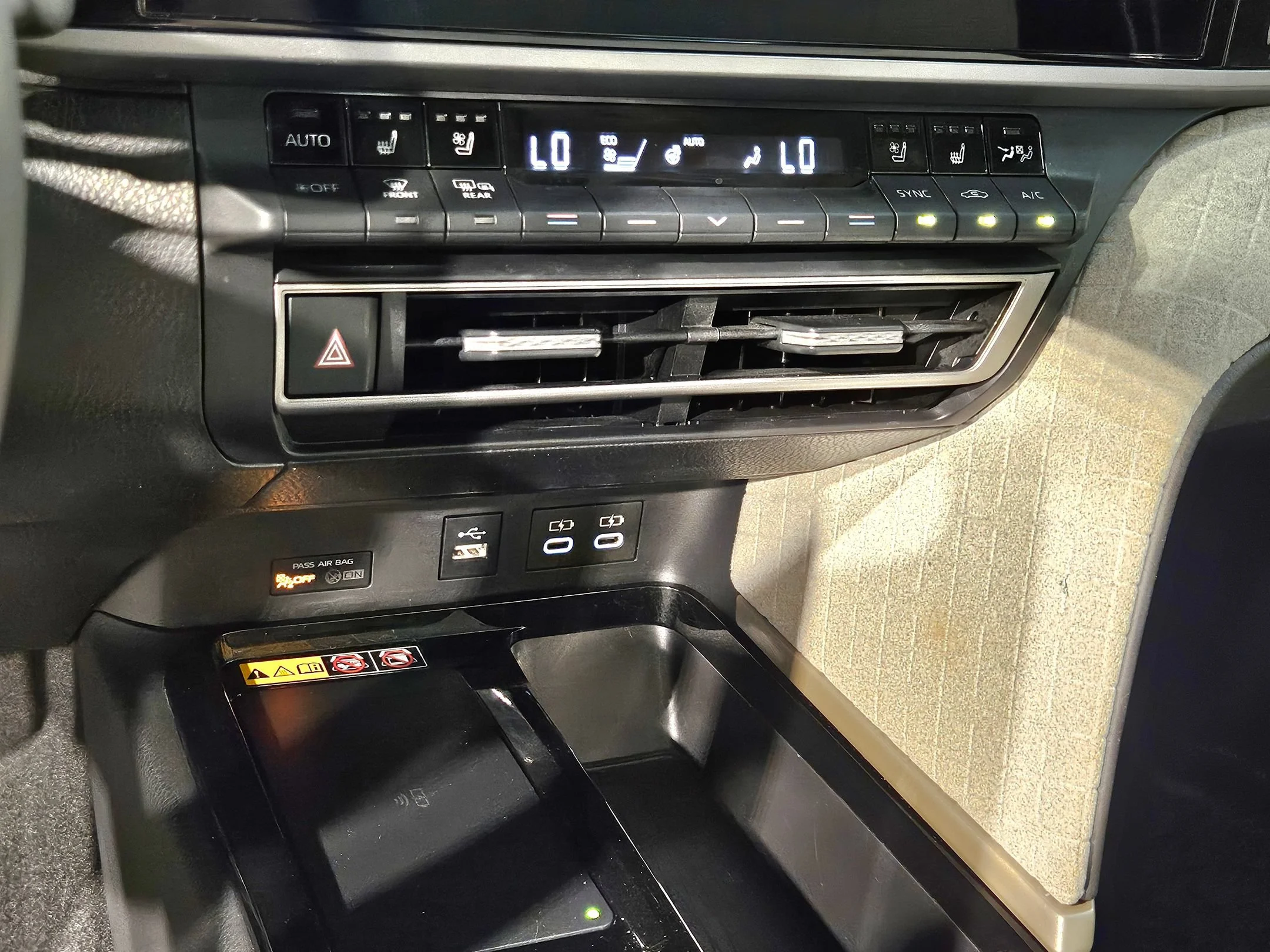 Certified Used 2025 Wind Chill Pearl Toyota XLE image 32