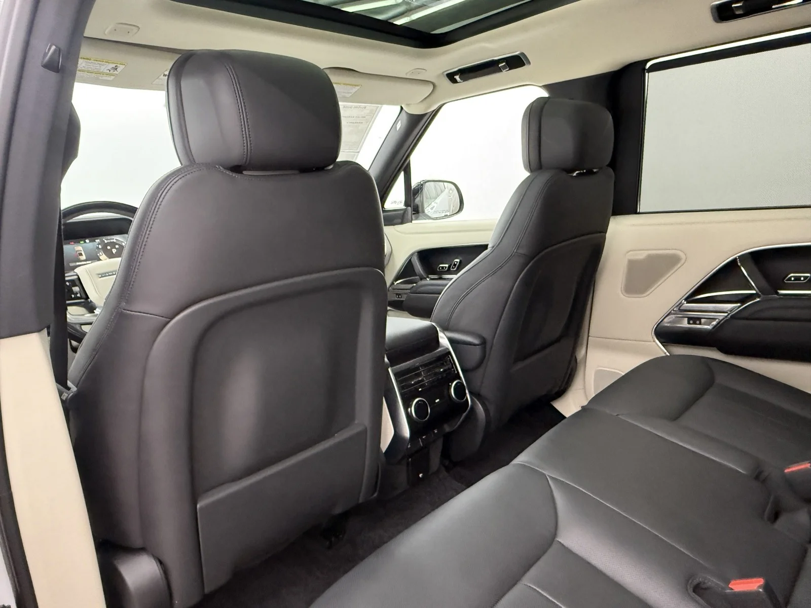 2022 Land Rover New Range Rover SE - Photo 40