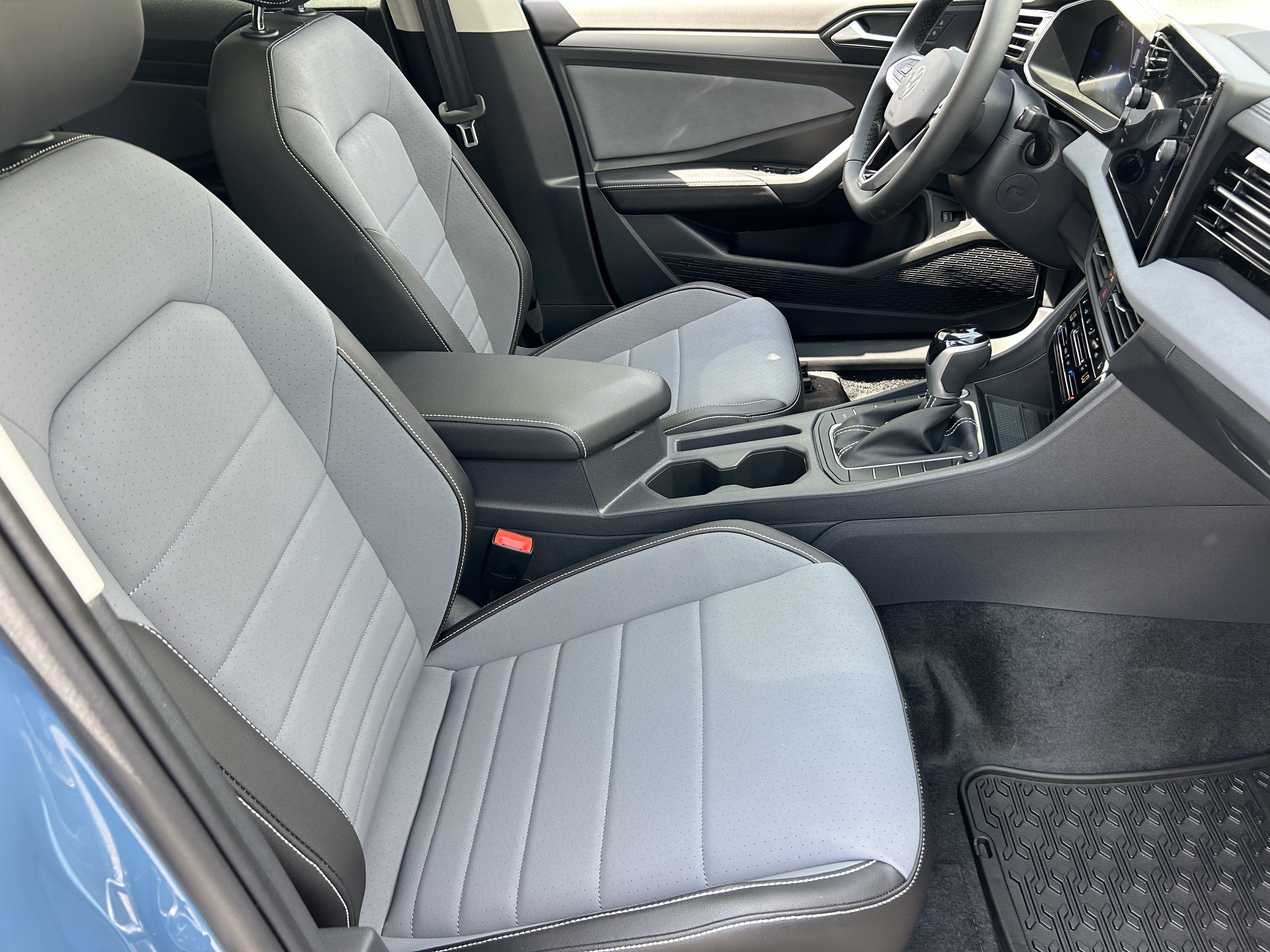 New 2026 Monterey Blue Pearl Volkswagen SE image 7