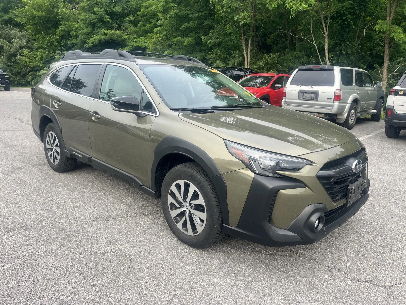 Used 2025 Autumn Green Metallic Subaru Premium image 1
