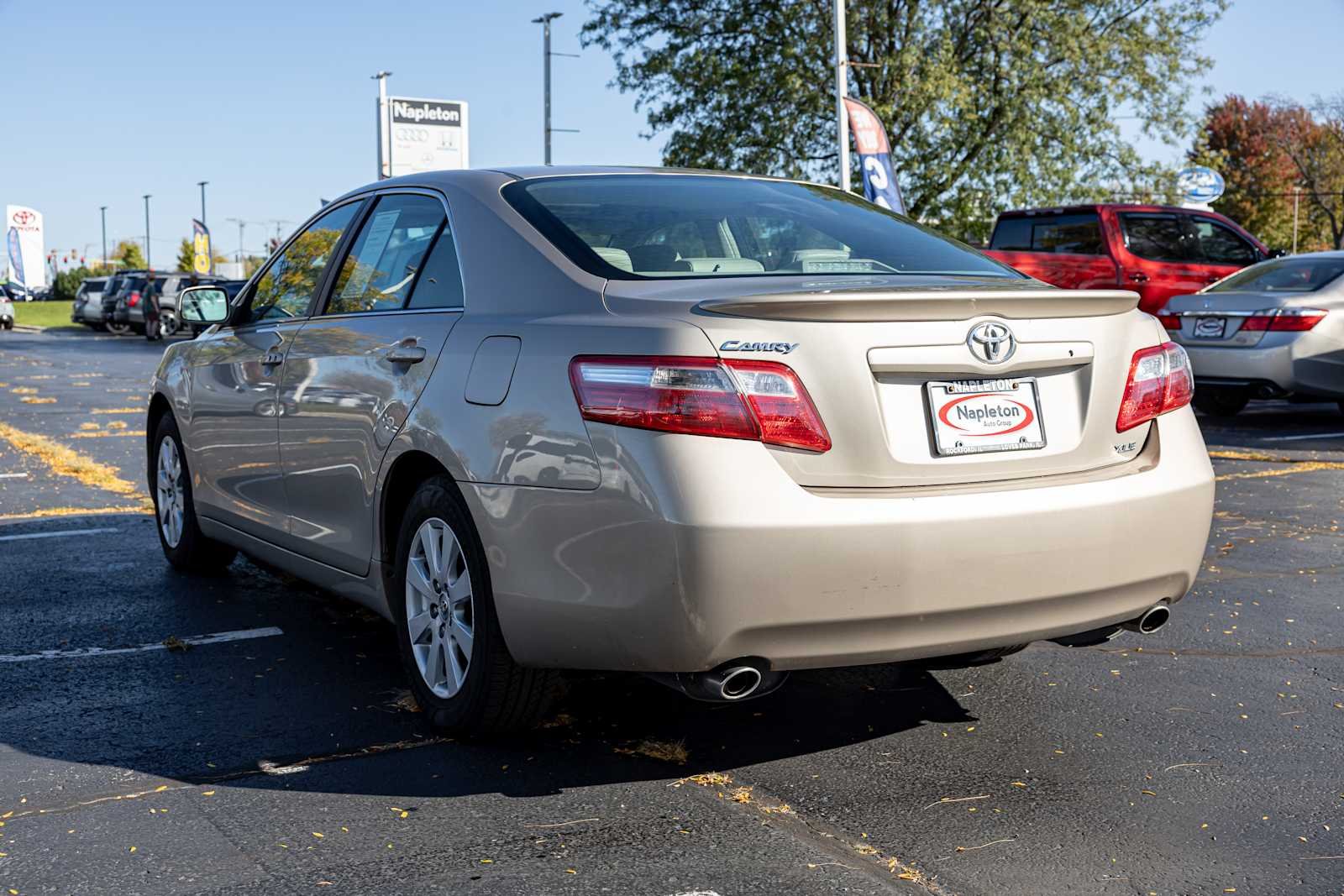 Used 2007 Desert Sand Mica Toyota LE image 4