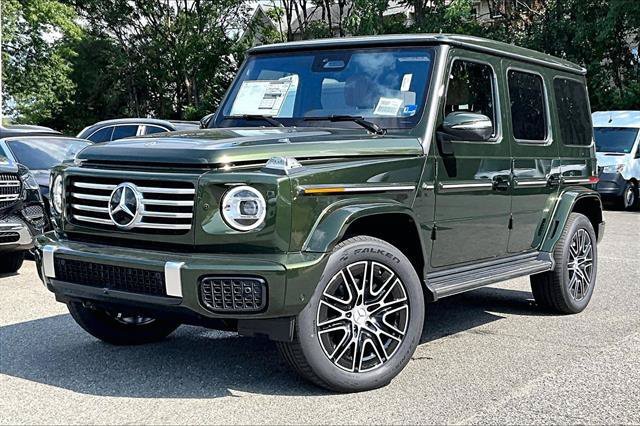 New 2027 MANUFAKTUR Olive Metallic Mercedes-Benz G 580 image 43
