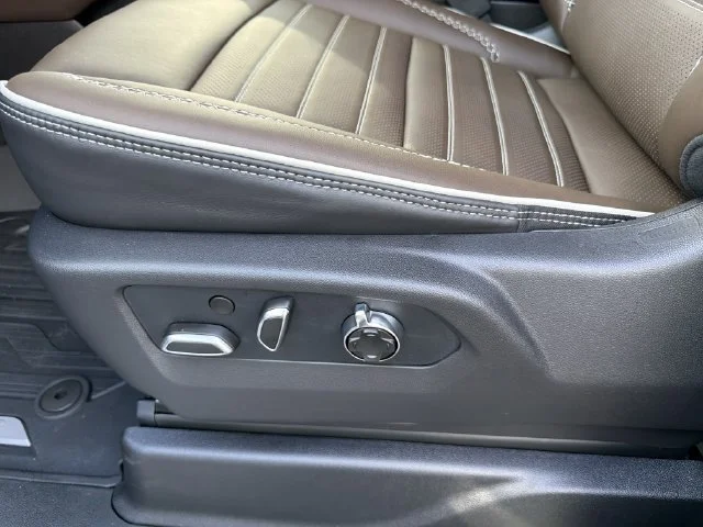 New 2027 Glacier White Tricoat GMC Denali Ultimate image 22