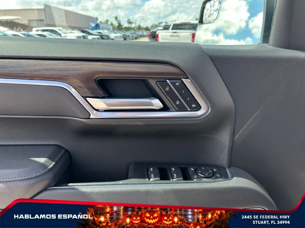 New 2026 Summit White GMC SLT image 22