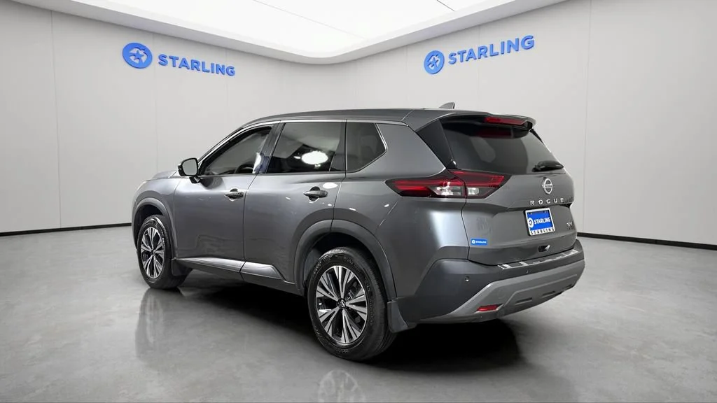 Used 2021 Gray Nissan SV FWD image 5