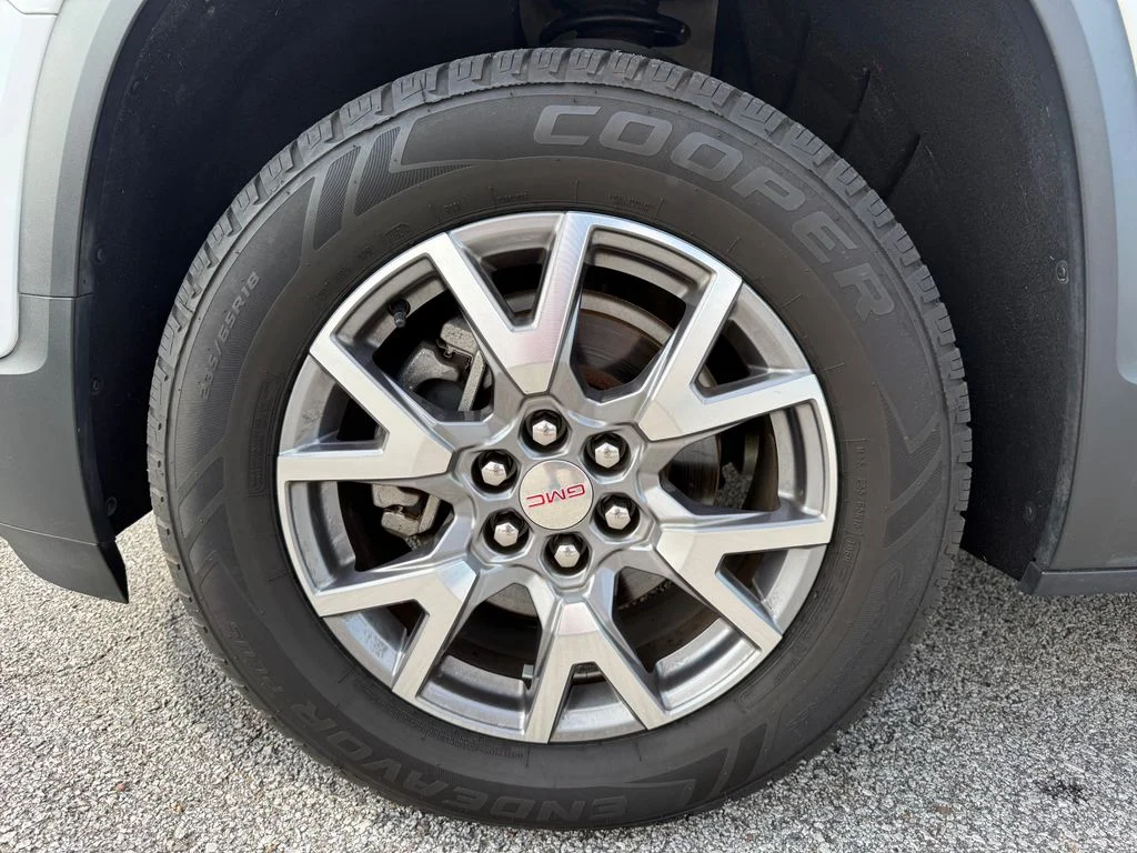 Used 2020 White GMC SLT image 25