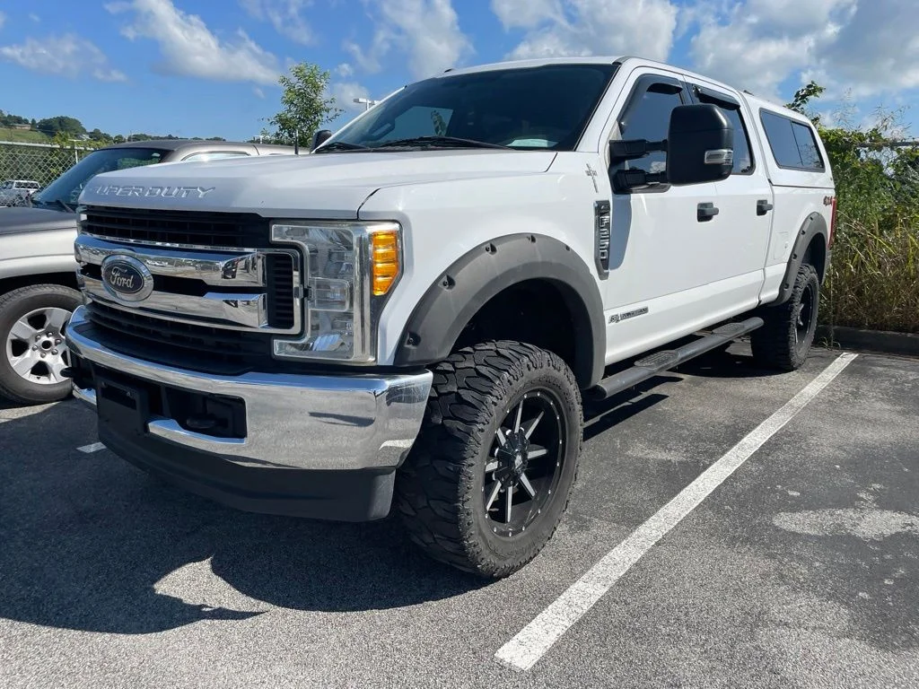 Used 2017 White Ford XLT image 1