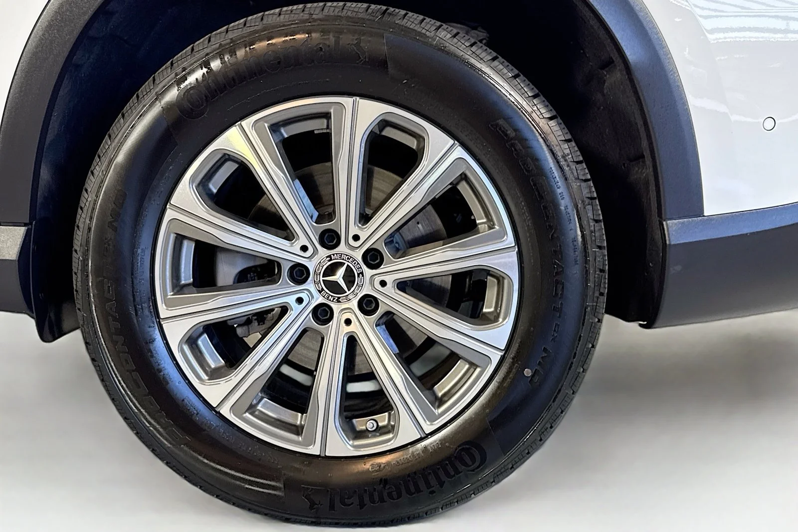 Used 2026 Polar White Mercedes-Benz GLC 300 image 30