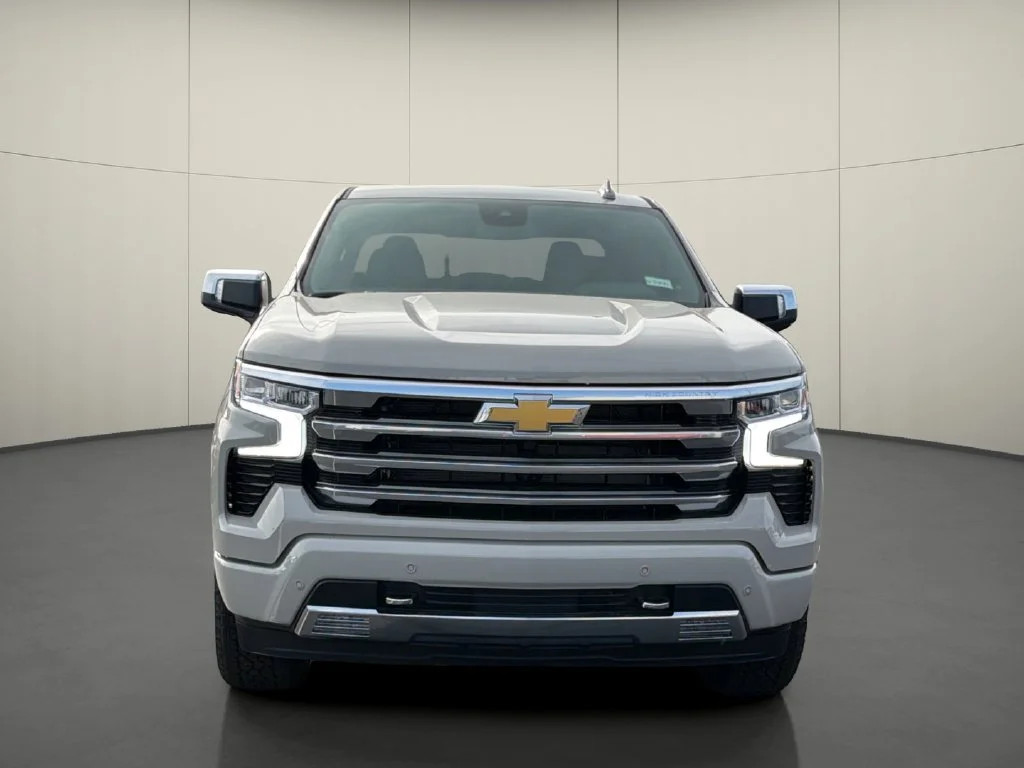 New 2026 White Sands Chevrolet High Country image 2