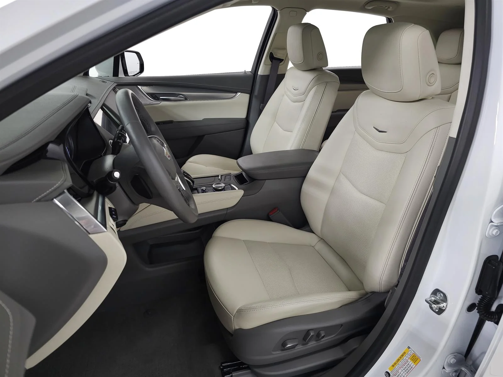 Used 2025 White Cadillac Premium Luxury image 18