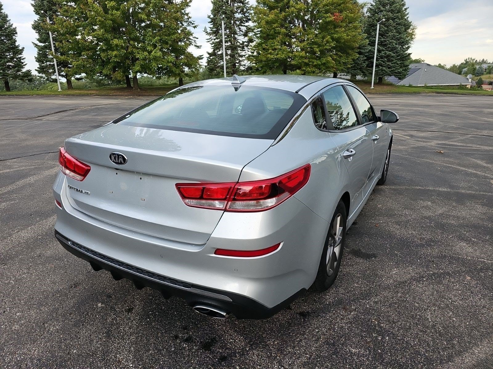 Used 2020 Sparkling Silver Kia LX image 5