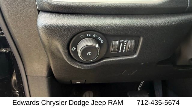 2026 Chrysler Pacifica Select - Photo 21