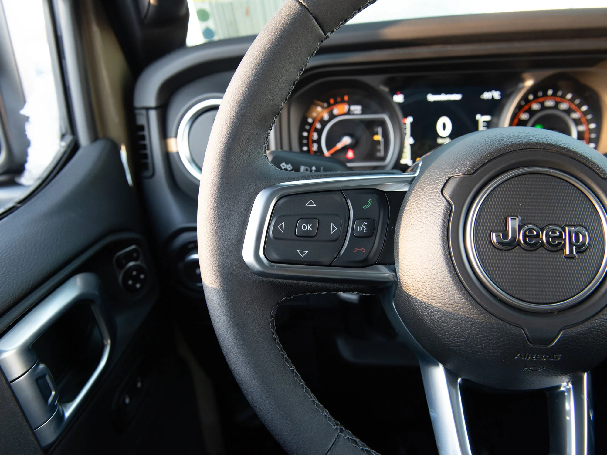 Used 2026 41 Jeep Sahara* 4 Door 4x4, McKinley Leather, Alpine Audio, Heated Seats image 14