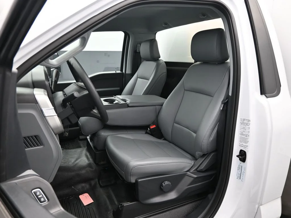 2025 Ford F-550 Super Duty Chassis Cab XL - Photo 13