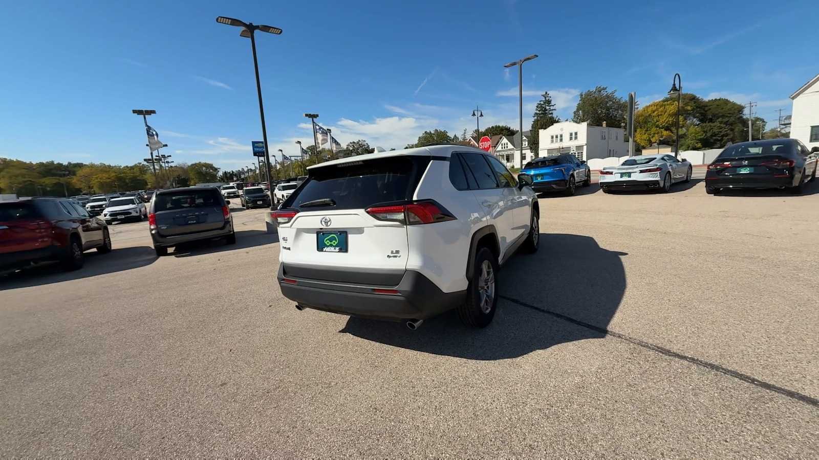 2025 Toyota RAV4 LE - Photo 7