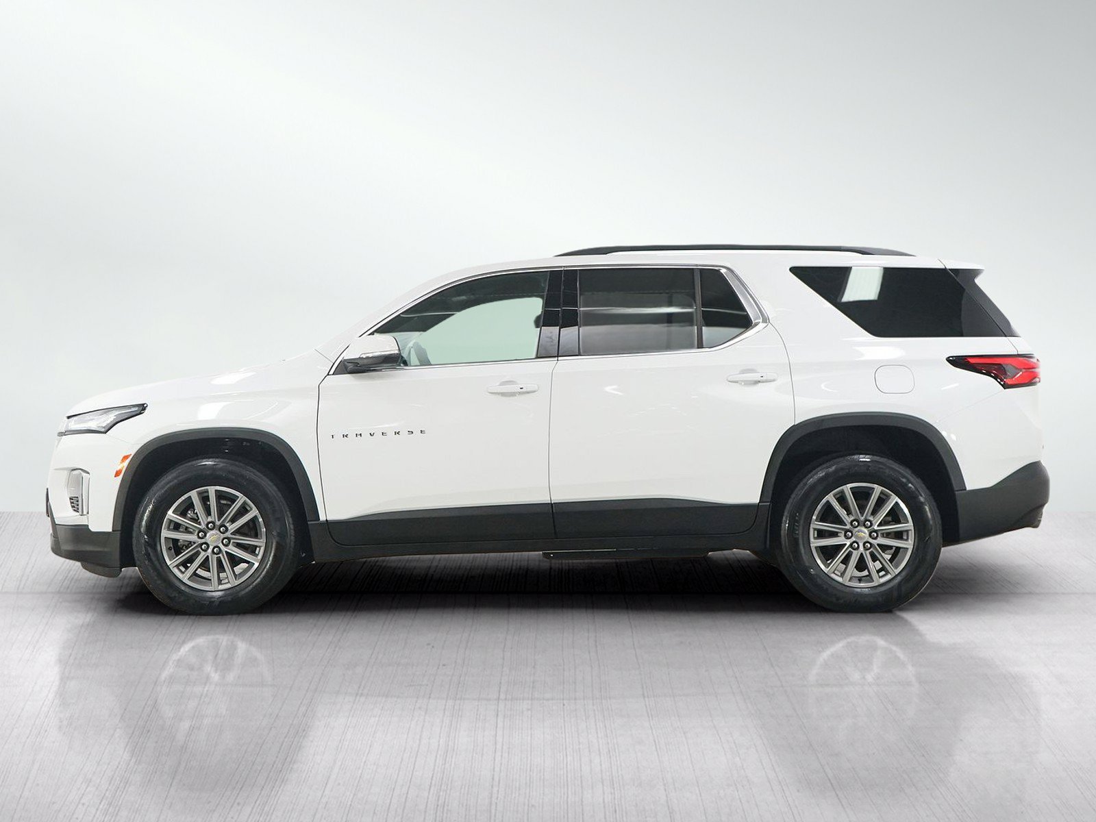 Used 2022 Chevrolet Traverse 1LT with VIN 1GNEVGKW4NJ185860 for sale in White Bear Lake, Minnesota