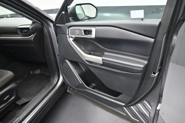 Used 2022 Gray Ford XLT image 33