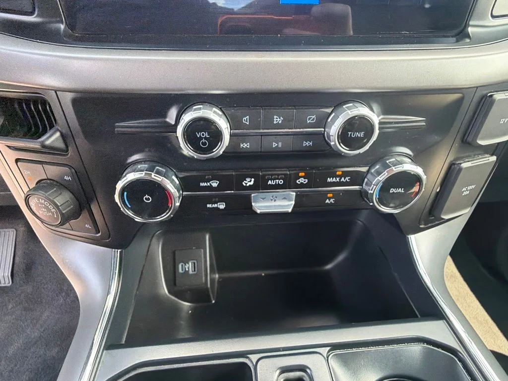 Used 2024 Gray Ford XLT image 32