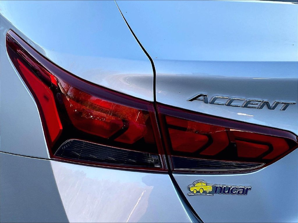 Used 2022 Silver Hyundai SEL image 30