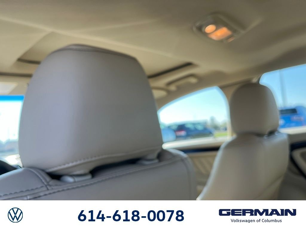 Used 2018 Gold Ford Limited image 25