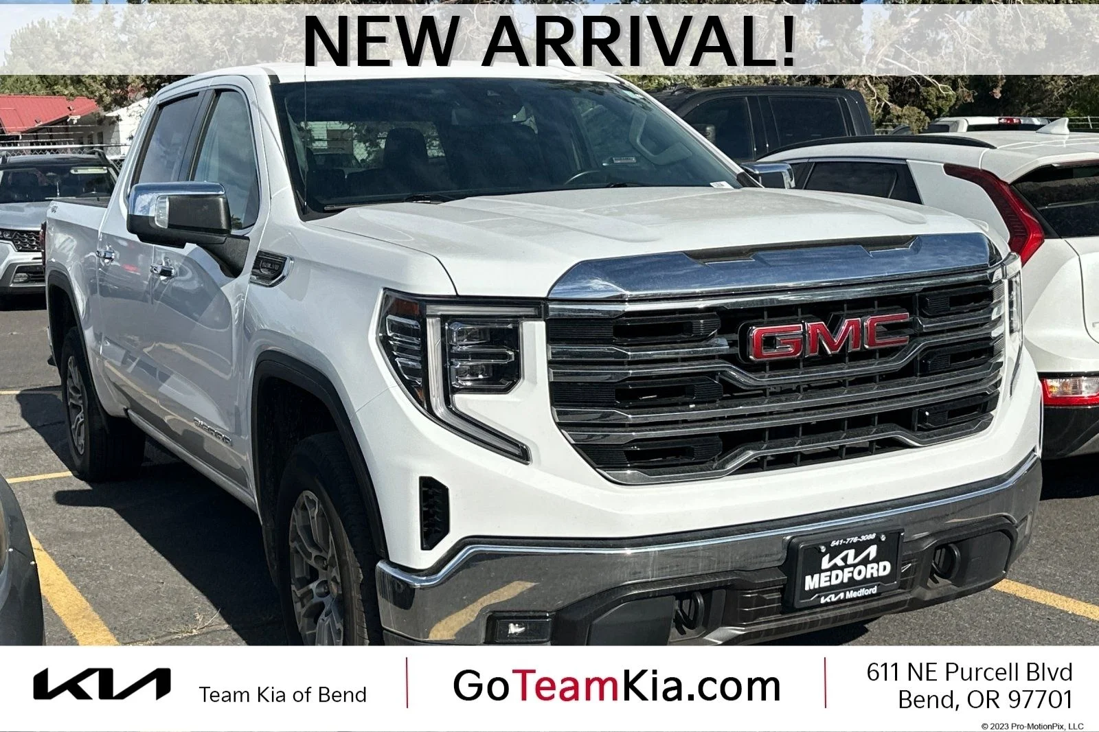 2024 GMC Sierra 4WD Crew Cab Short Box SLT's photo