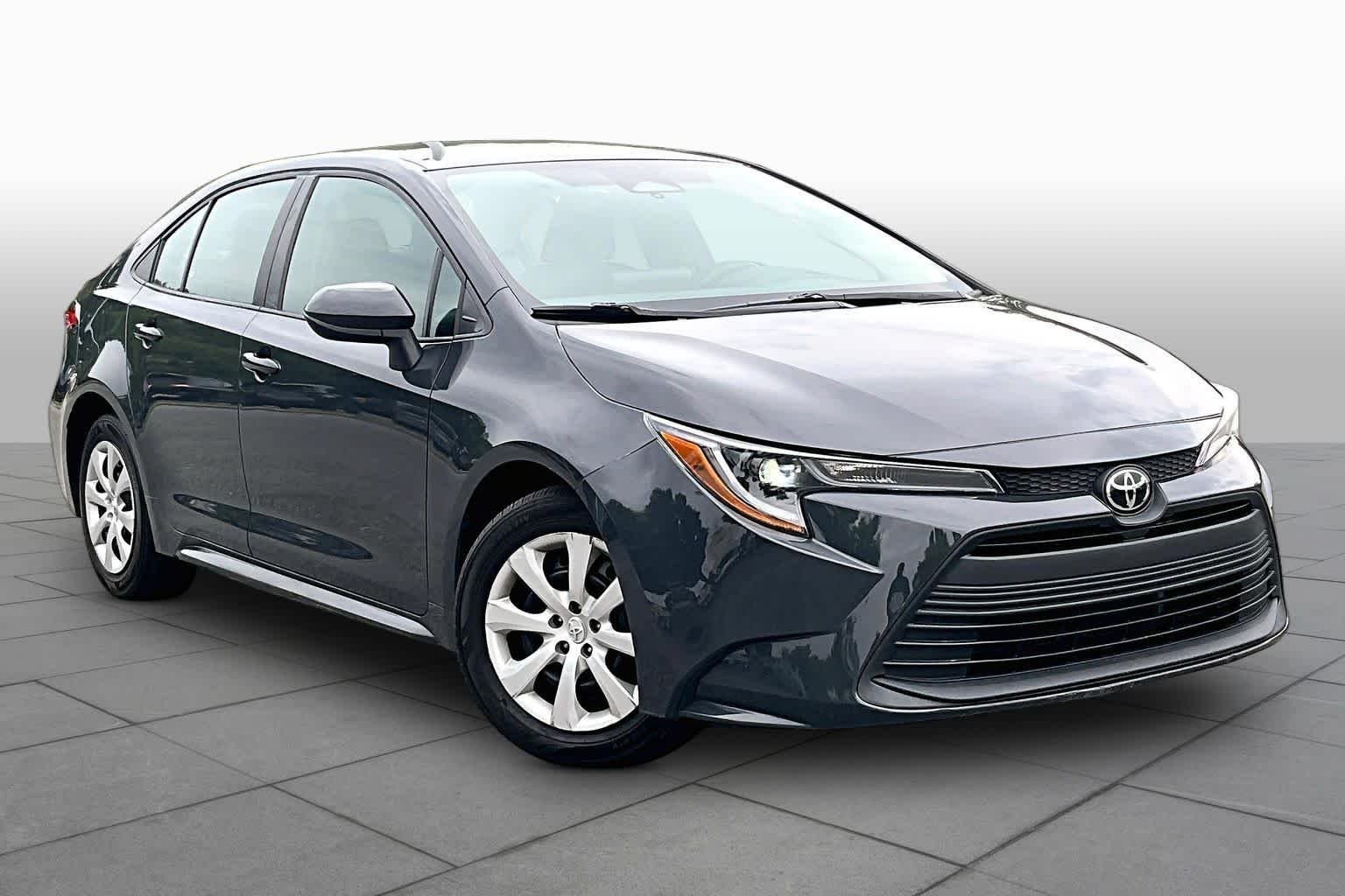 Used 2023 Underground Toyota LE image 3