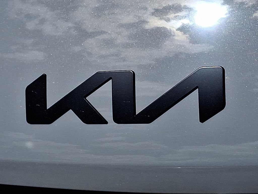 New 2026 Ceramic Silver Kia SX Prestige image 12