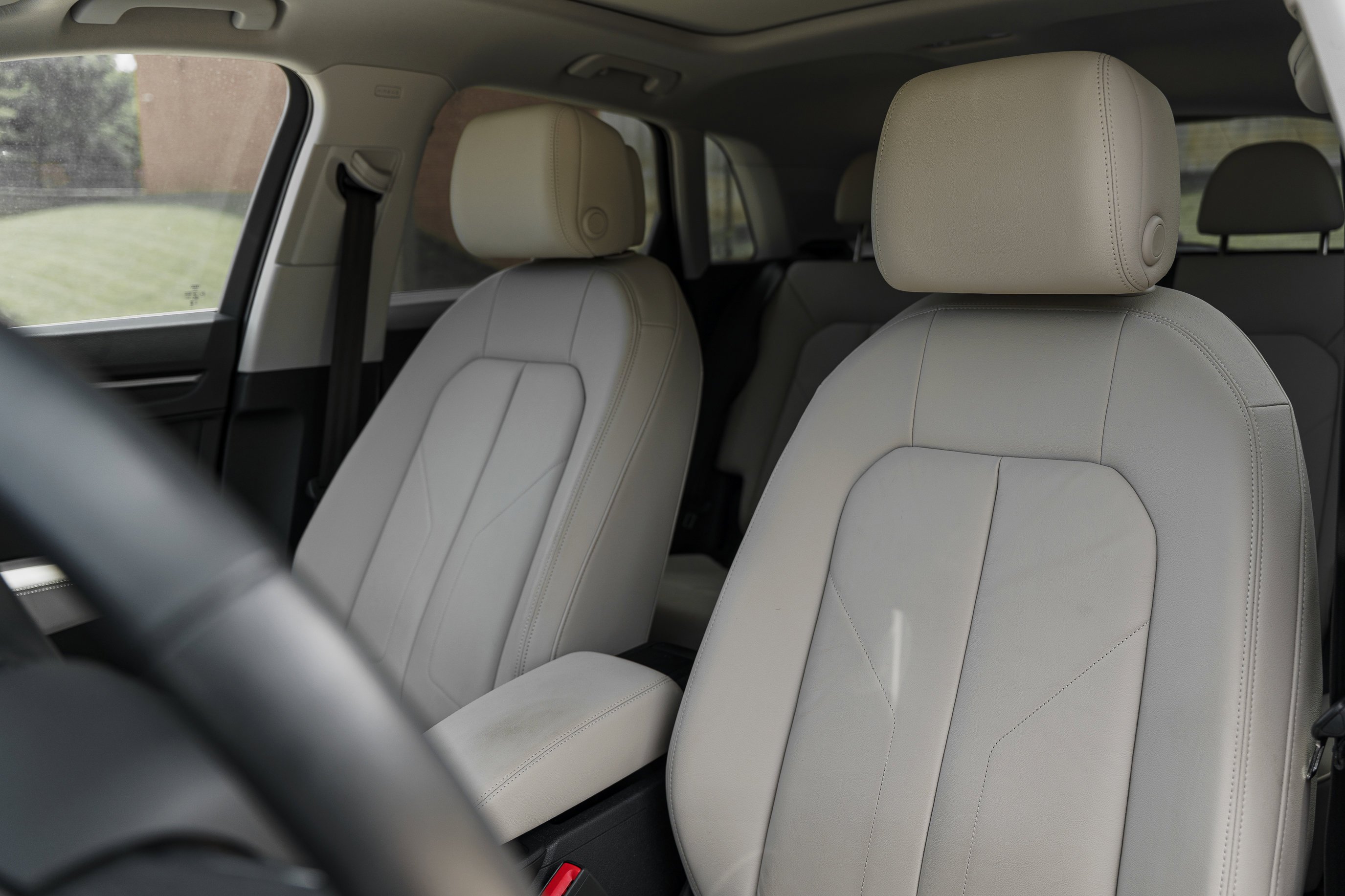 Used 2023 Ibis White Audi Premium image 19