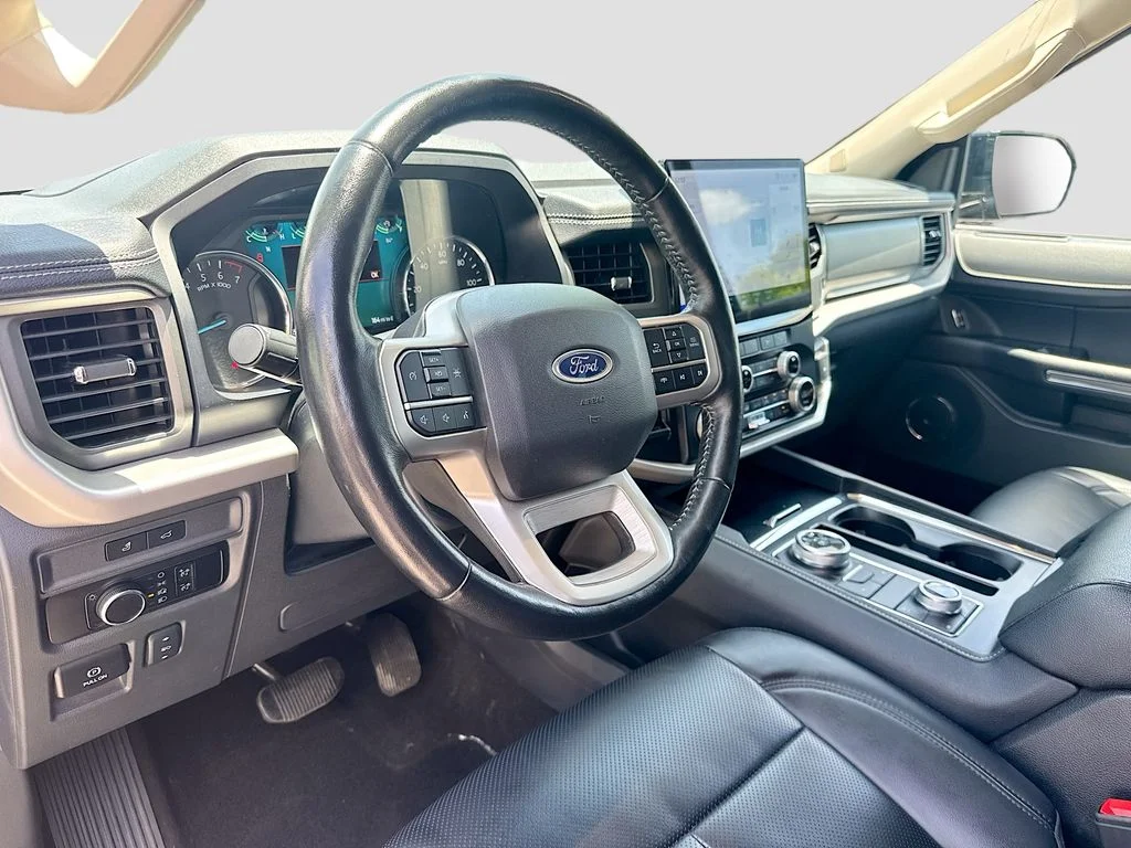 Used 2024 Black Ford XLT image 10
