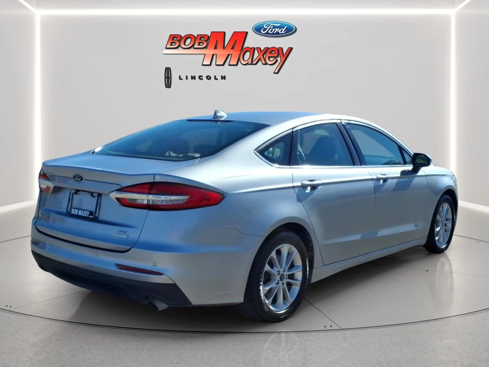 Used 2020 Silver Metallic Ford SE image 4
