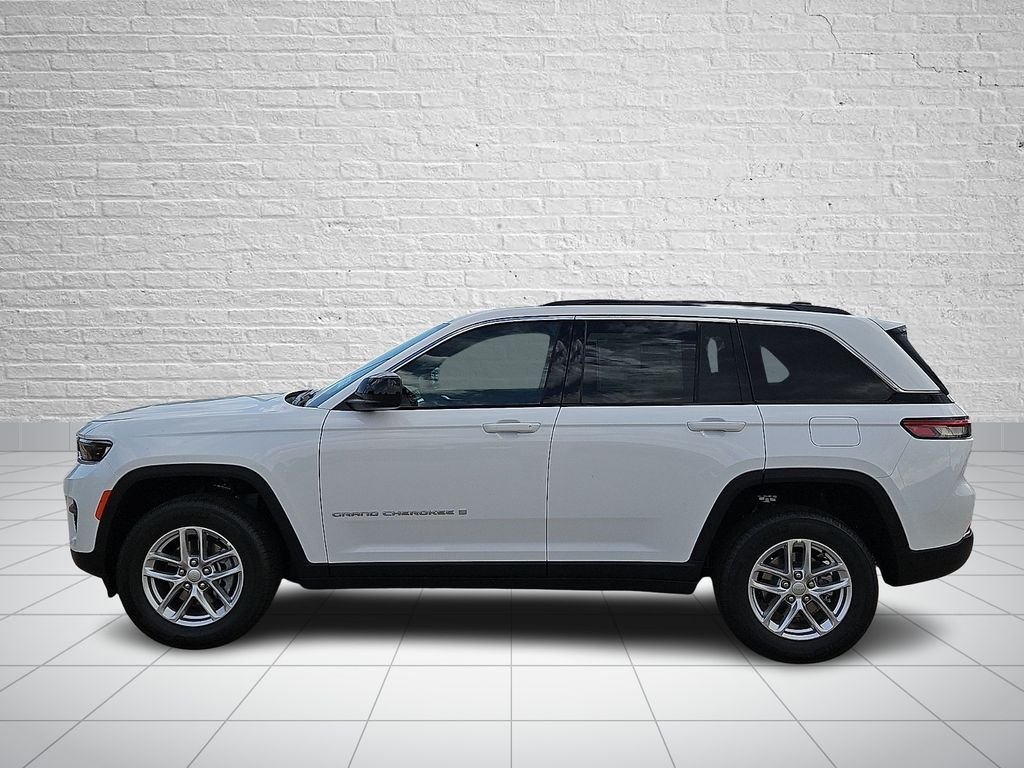 New 2026 Bright White Clearcoat Jeep Laredo X image 2