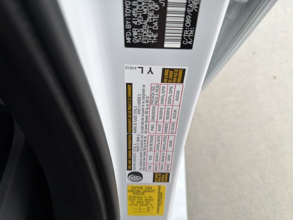 2025 Toyota Prius Limited - Photo 35