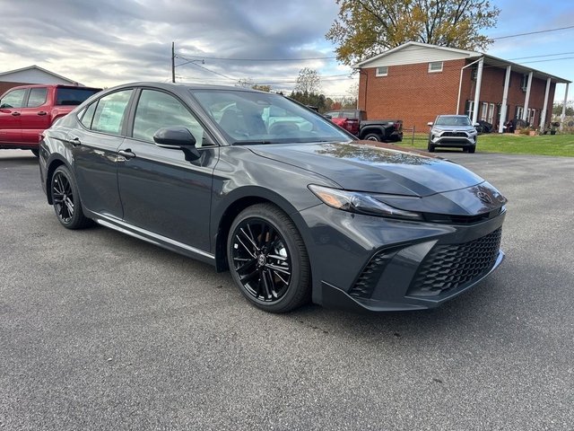 2026 Toyota Camry Hybrid SE
