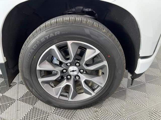 Used 2021 White Chevrolet RST image 39