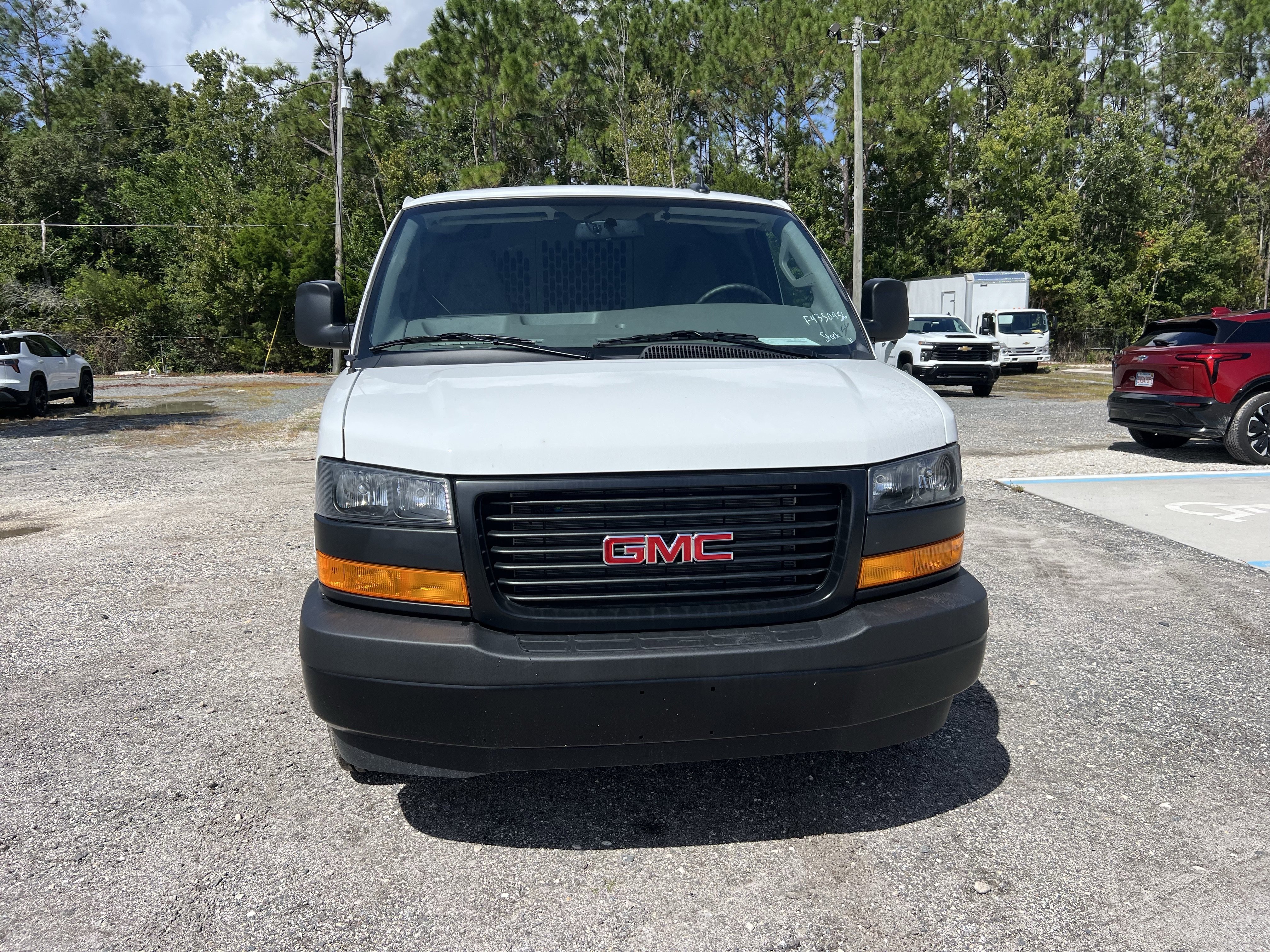2025 GMC Savana Cargo Work Van - Photo 10