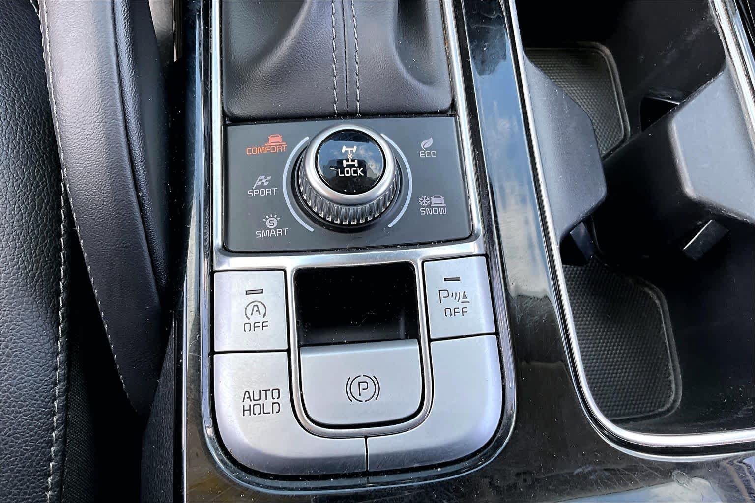 Used 2022 Glacial White Pearl Kia EX image 34