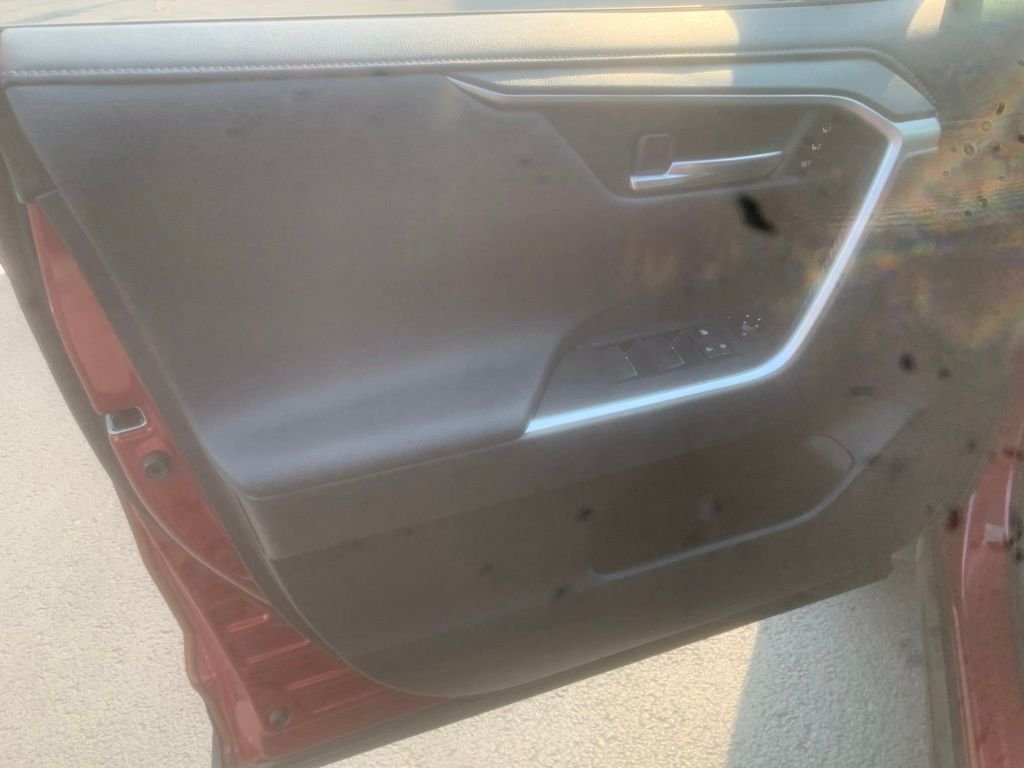 Used 2019 Pearl Toyota Limited image 10