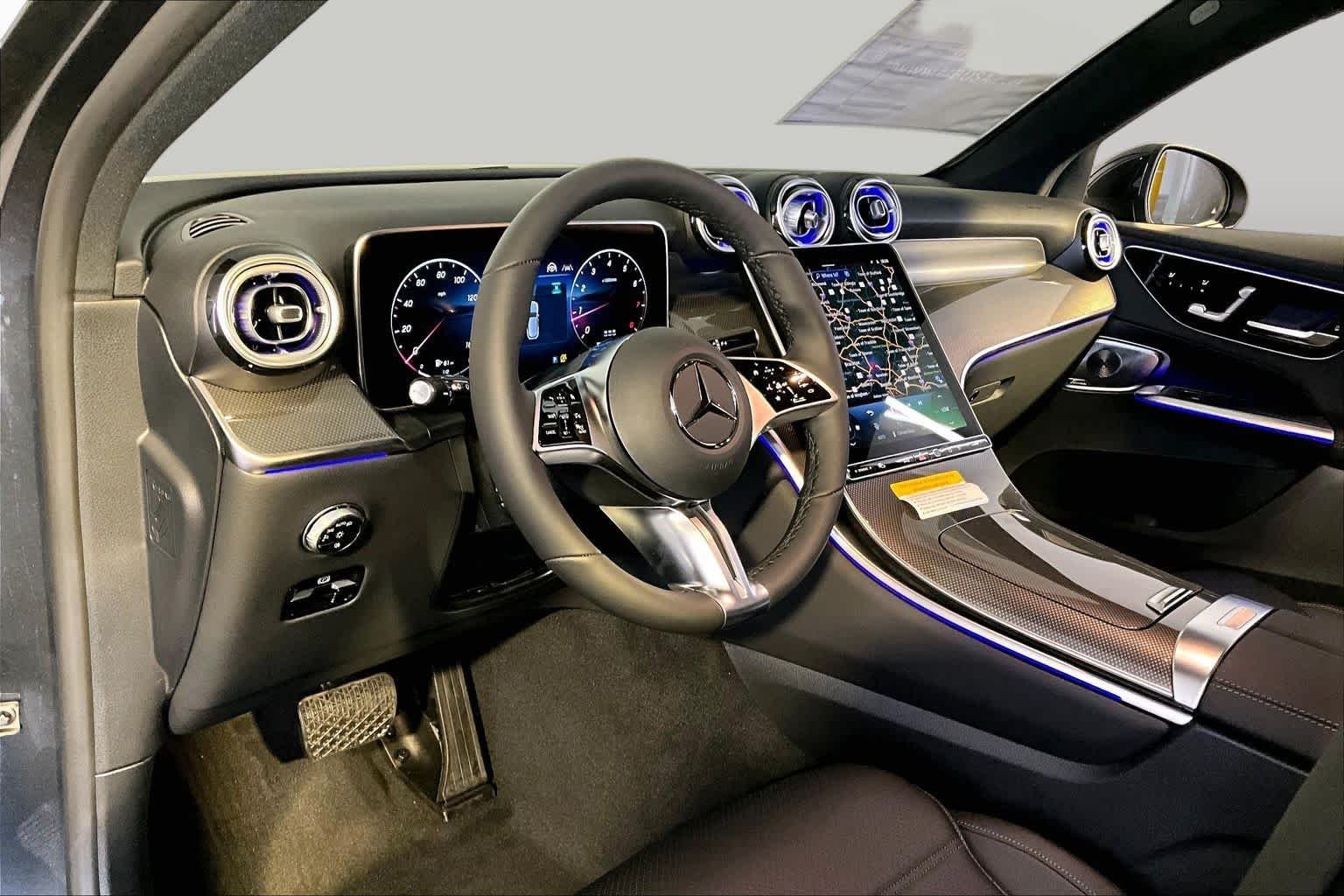 New 2027 Graphite Grey Metallic Mercedes-Benz GLC 300 image 9