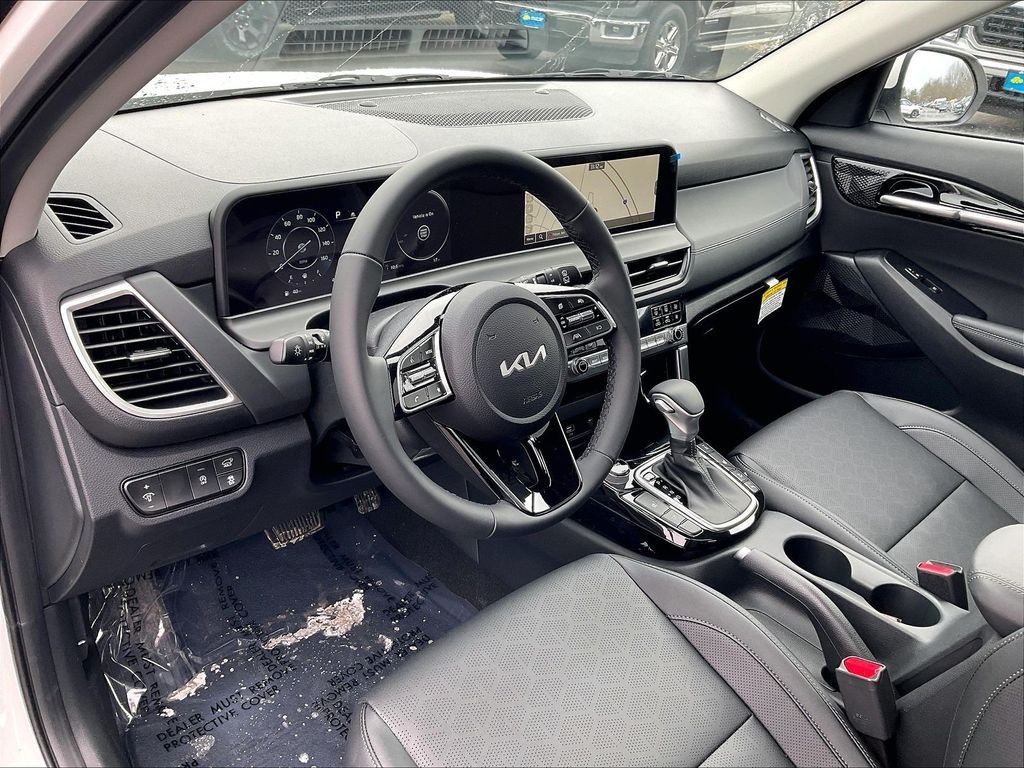 New 2026 Snow White Pearl Kia EX image 8
