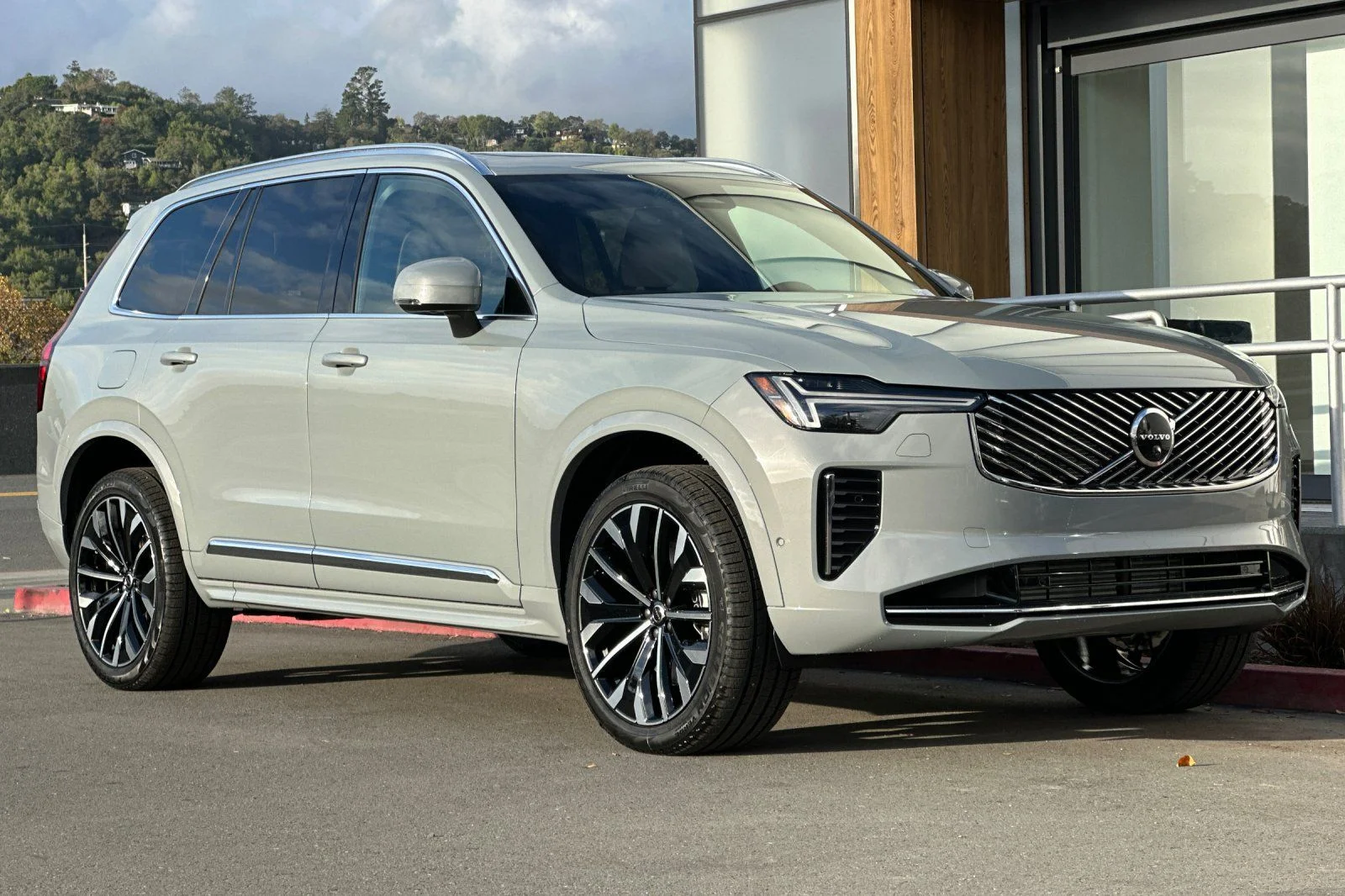 New 2026 Vapour Grey Volvo T8 Plus 7-Seater image 9