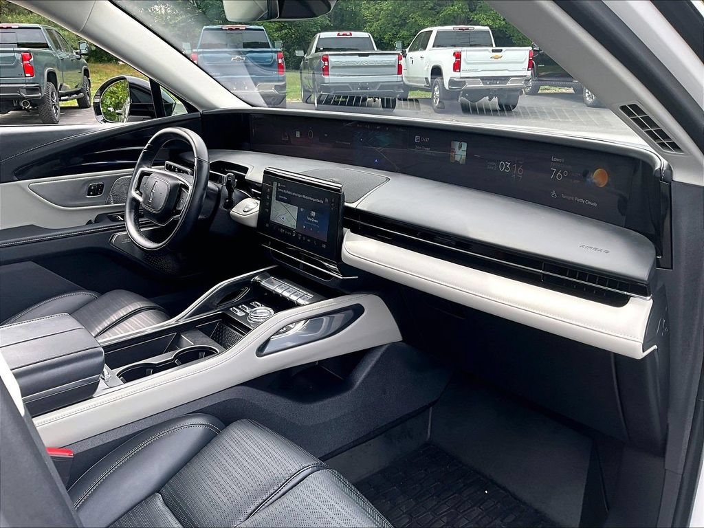 Used 2025 White Lincoln Reserve image 21