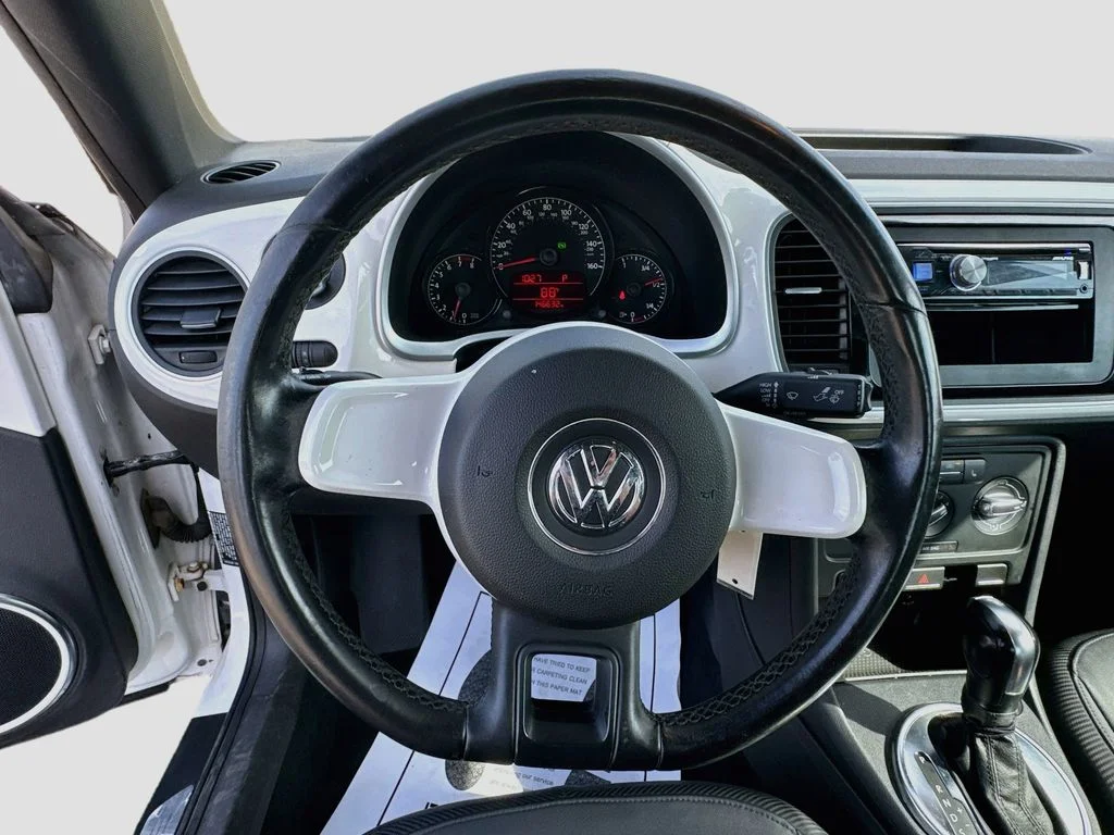 Used 2012 White Volkswagen 2.5L image 11