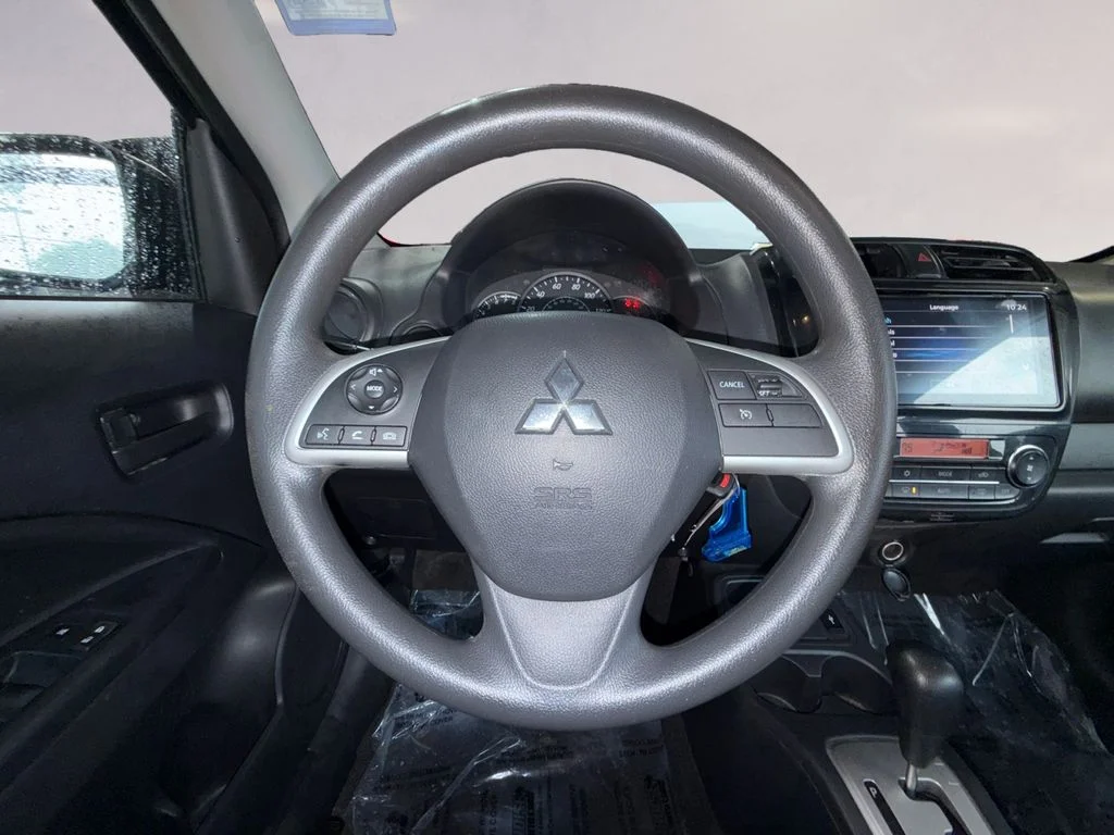Used 2024  Mitsubishi  image 13